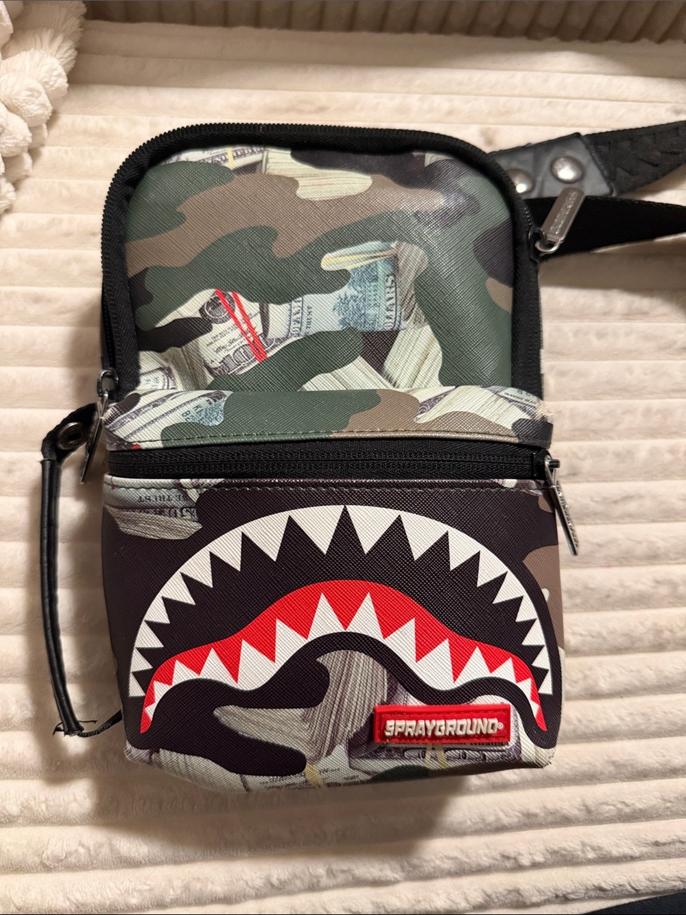 Spray ground bag